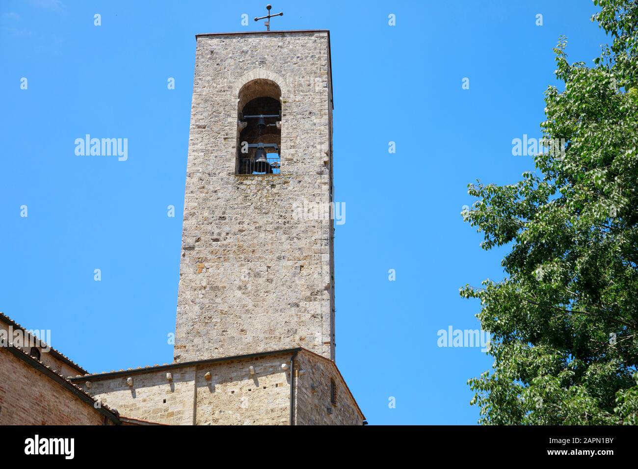 Campanile della Collégiata / Tour Bell de la Collégiale de San Gimignano, San Gimignano, Italie. Banque D'Images