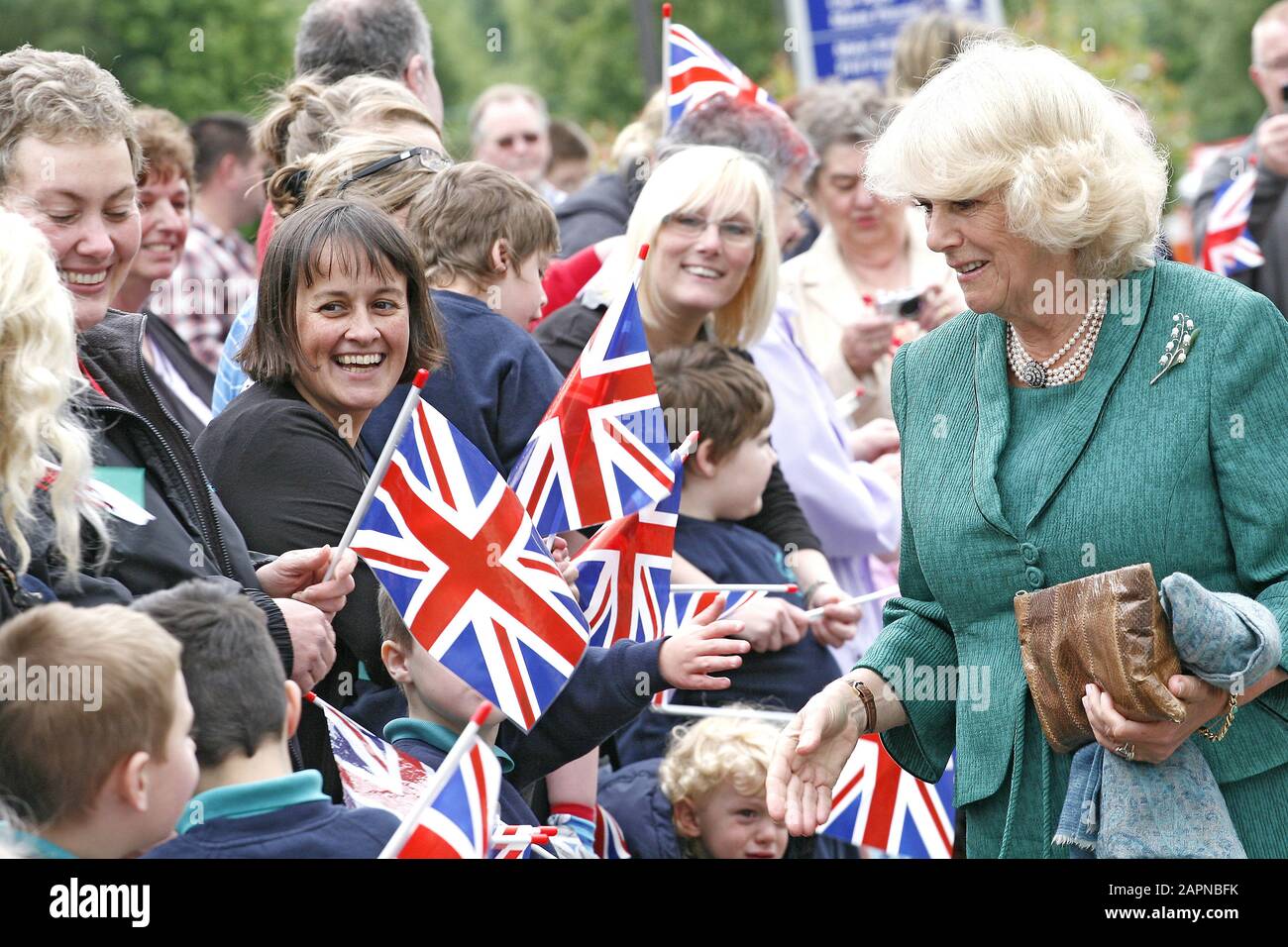 Camilla Duchesse de la visite de Cornwall à Brecon 10 juillet 2012. Camilla Duchesse de Cornwall à la Penmaes School Brecon ©PRWPhotography Banque D'Images