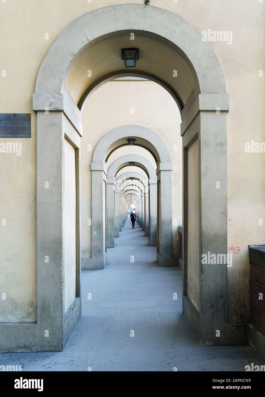 Porte d'entrée à côté du ponte vecchio à florence, italie Banque D'Images