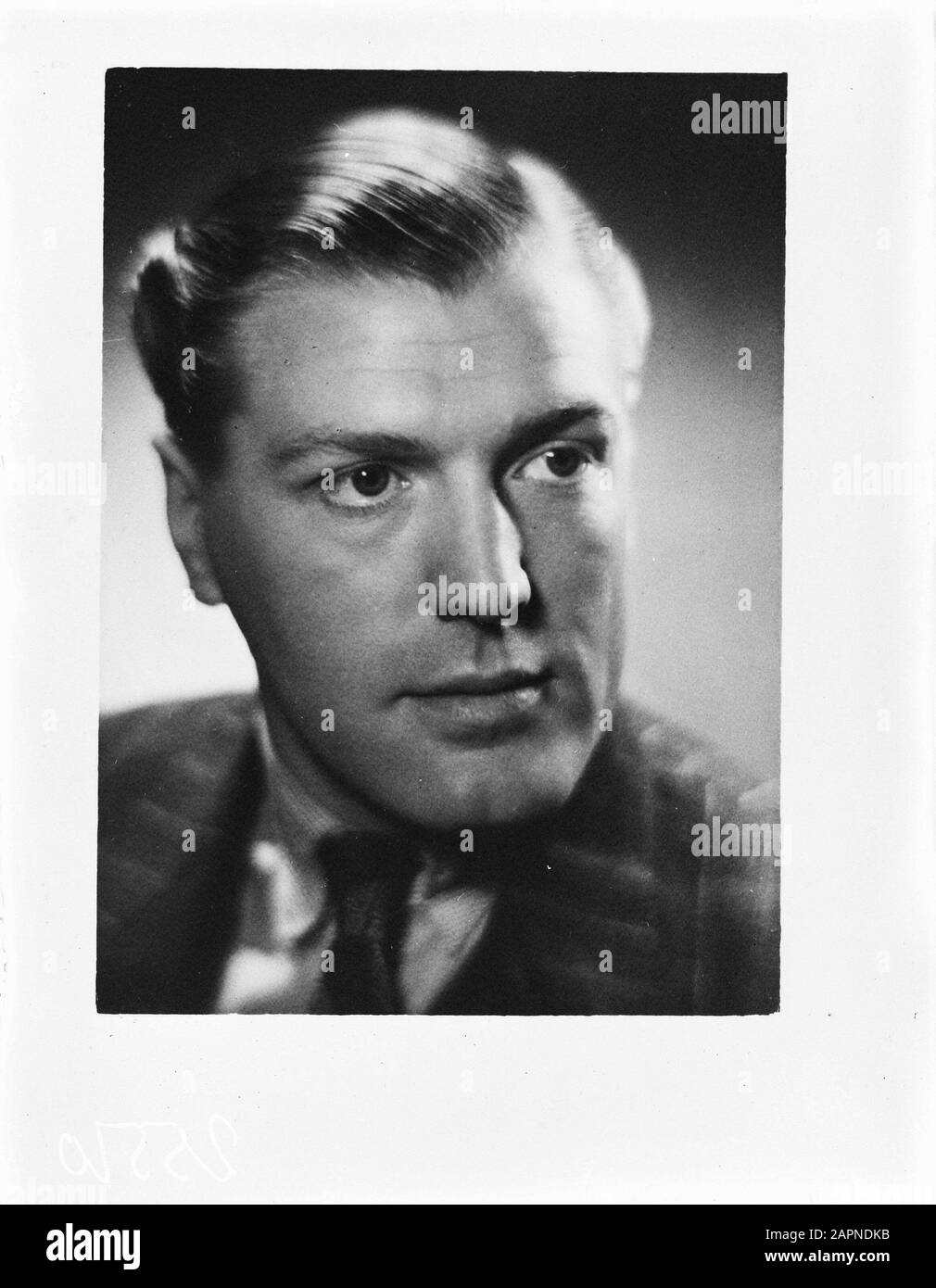 Prof. J. R. M. van der Brink Annotation: Repronegative. Ministre des Affaires économiques Date: 19 janvier 1948 mots clés: Ministres, portraits Nom personnel: Brink, J.R.M. van den Banque D'Images