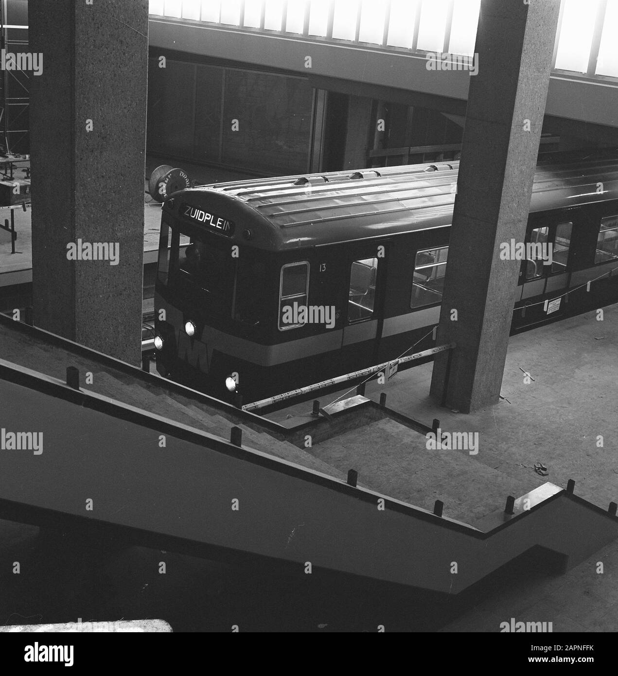 Station De Métro Rotterdam Maas. Beursstation Date : 15 novembre 1967 lieu : Rotterdam, Zuid-Holland mots clés : Metro, stations Banque D'Images