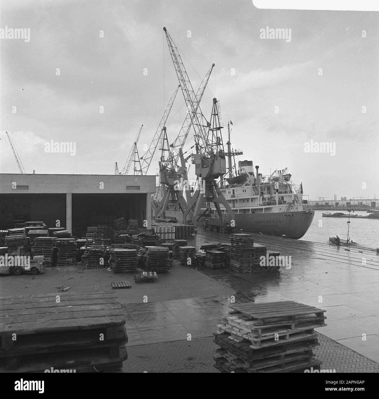 Port de Rotterdam navire au quai Date : 7 février 1969 lieu : Rotterdam, Zuid-Holland mots clés : ports, navires Banque D'Images