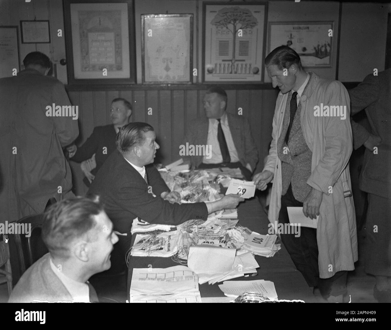 Lot round 2.Netherlands Brick boxes Date: 23 avril 1948 lieu: Pays-Bas mots clés: Tours Banque D'Images