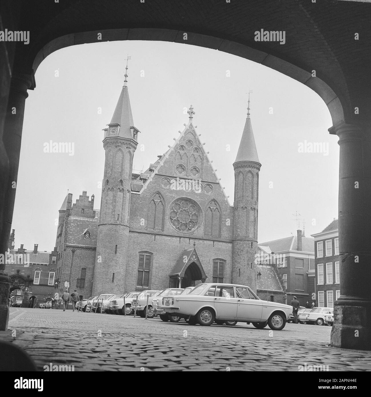 Vue d'ensemble Binnenhof Den Haag, poste: Ridderzaal Building Date: 29 août 1969 lieu: La Haye, Pays-Bas mots clés: Bâtiments, vues d'ensemble Nom de l'établissement: Ridderzaal Banque D'Images