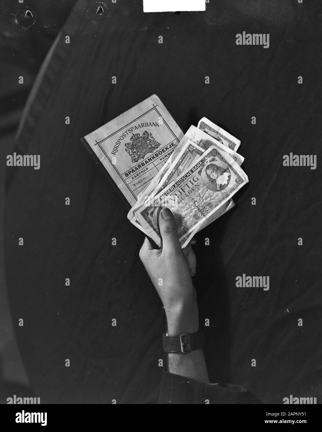 Paiement Rijkspostspaarbank Date: 25 Décembre 1949 Mots Clés: Paiements Nom Institutionnel: Rijkspostspaarbank Banque D'Images