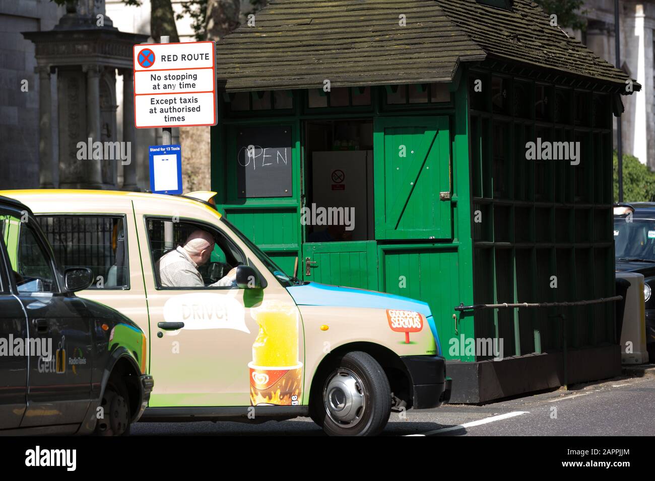 Un refuge de taxi Knightsbridge où les cabbies peuvent s'arrêter pour le café et les collations. Banque D'Images