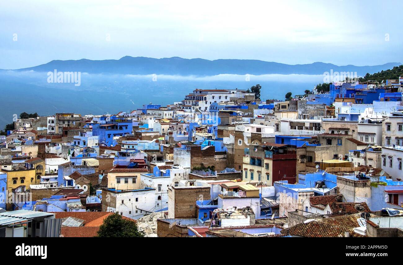 Panorama de la médina bleue de Chefchaouen dans les montagnes de Rif, au Maroc, en Afrique du Nord Banque D'Images