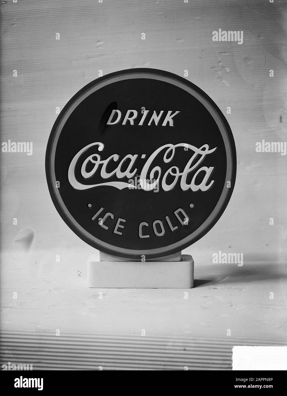 Publicité Kemperman Coca Cola Date: 10 Avril 1949 Nom De L'Institution: Coca Cola, Kemperman Banque D'Images