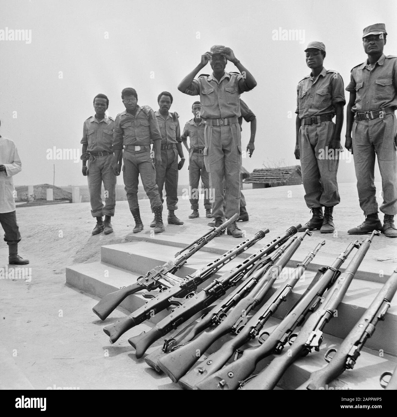 Camp du Mouvement de libération de l'Angola FNLA au Zaïre, membres ...