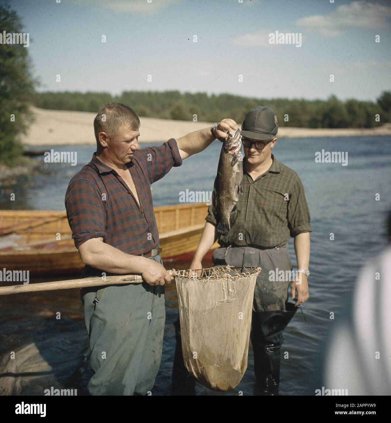 Pêche sur Joensuu Date: Non daté mots clés: Pêcheurs Banque D'Images