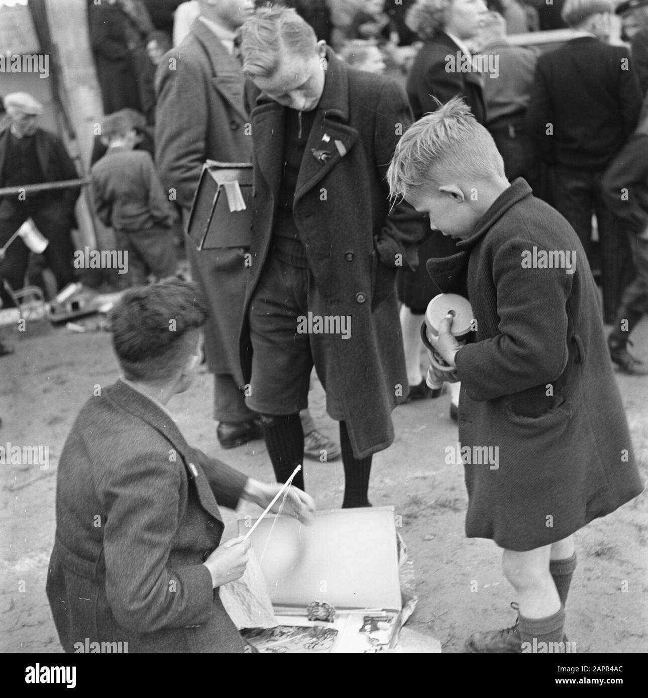 Festivals de libération: Belgique Geraardsbergen fête des enfants néerlandais évacuée en Belgique Date: Mai 1945 lieu: Belgique, Geraardsbergen mots clés: Les partis de libération, les évacués, les enfants, la seconde Guerre mondiale Banque D'Images