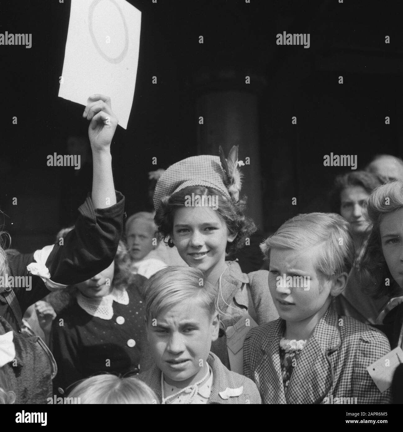 Diffusion des enfants en Angleterre seconde Guerre mondiale, santé publique, enfants Date : 1945 mots clés : enfants, seconde Guerre mondiale, santé publique Banque D'Images