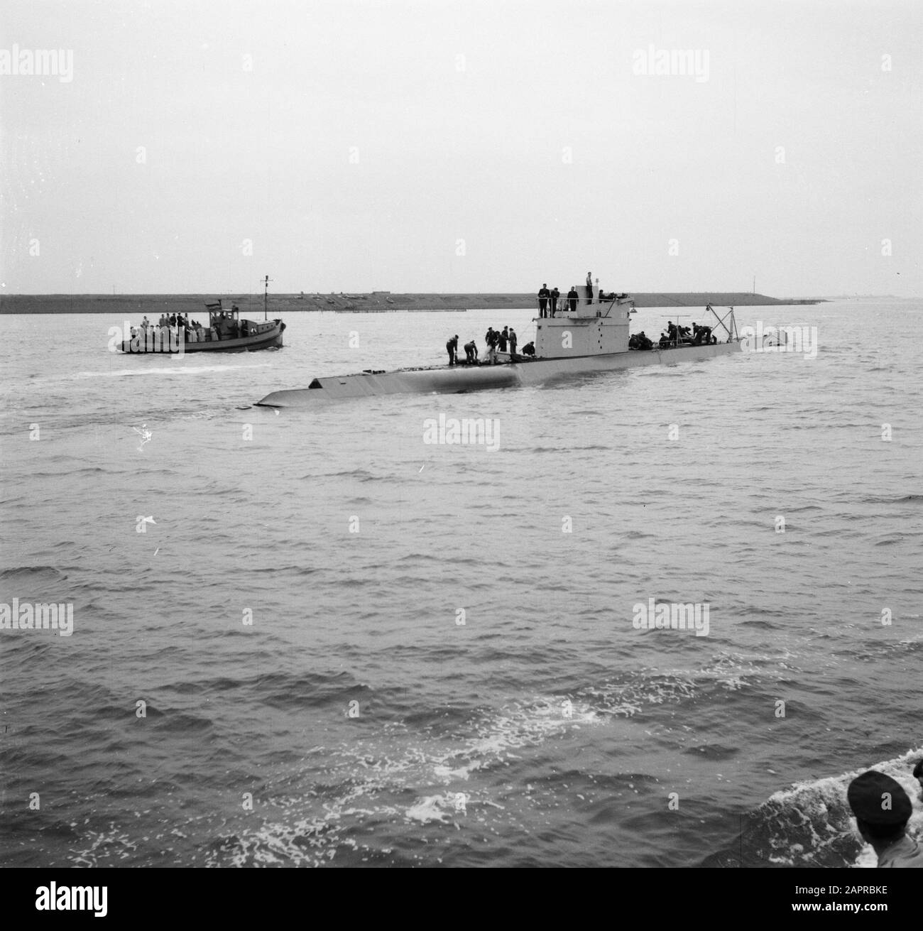 Opérations de débarquement des marines sur Texel. Sous-marin Date: 1 juillet 1950 lieu: Noord-Holland, Texel mots clés: Marine, marines, militaires, exercices, sous-marins Banque D'Images