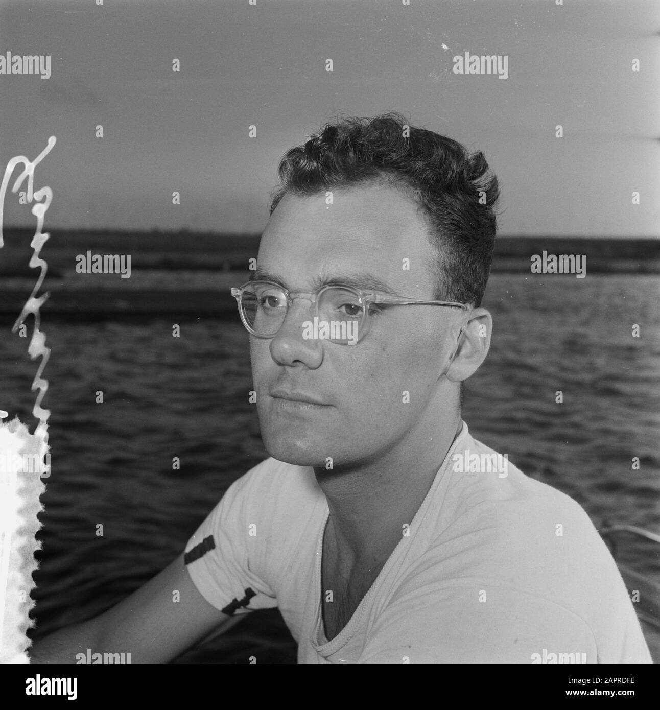 Aviron. Quatre avec Helmsman. Ton Fontani Annotation: Sélectionné Pour Les Jeux Olympiques D'Helsinki Date: 13 Mai 1952 Mots Clés: Portraits, Rowing, Athlètes Nom De La Personne: Fontani, Ton Banque D'Images