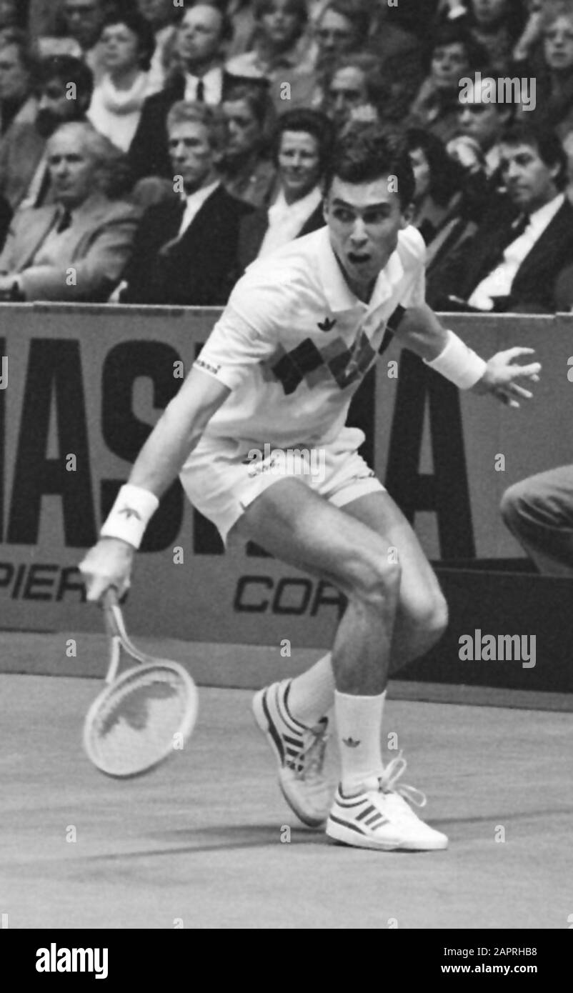 ' joueur de tennis tchécoslovaque Ivan Lendl dans la finale du tournoi de tennis ABN de 1984 à Rotterdam.Nederlands: Original: Finale ABN Tennistoernooi Rotterdam; Lendl en activité; ' Banque D'Images