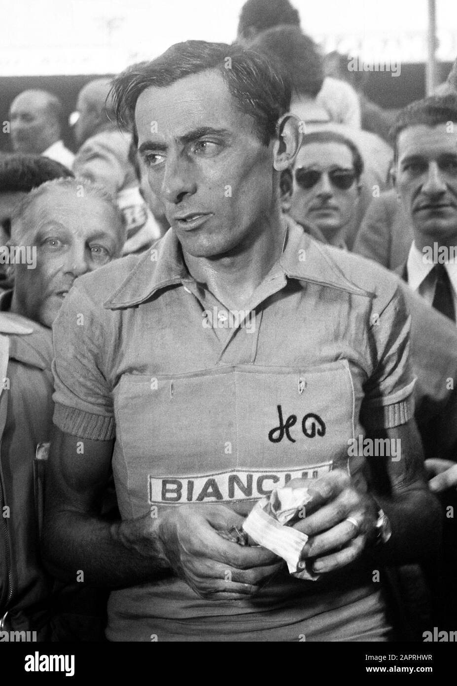 Revue, Pin's, Accessoires : Vélo, Tour de France, Foot - Collection