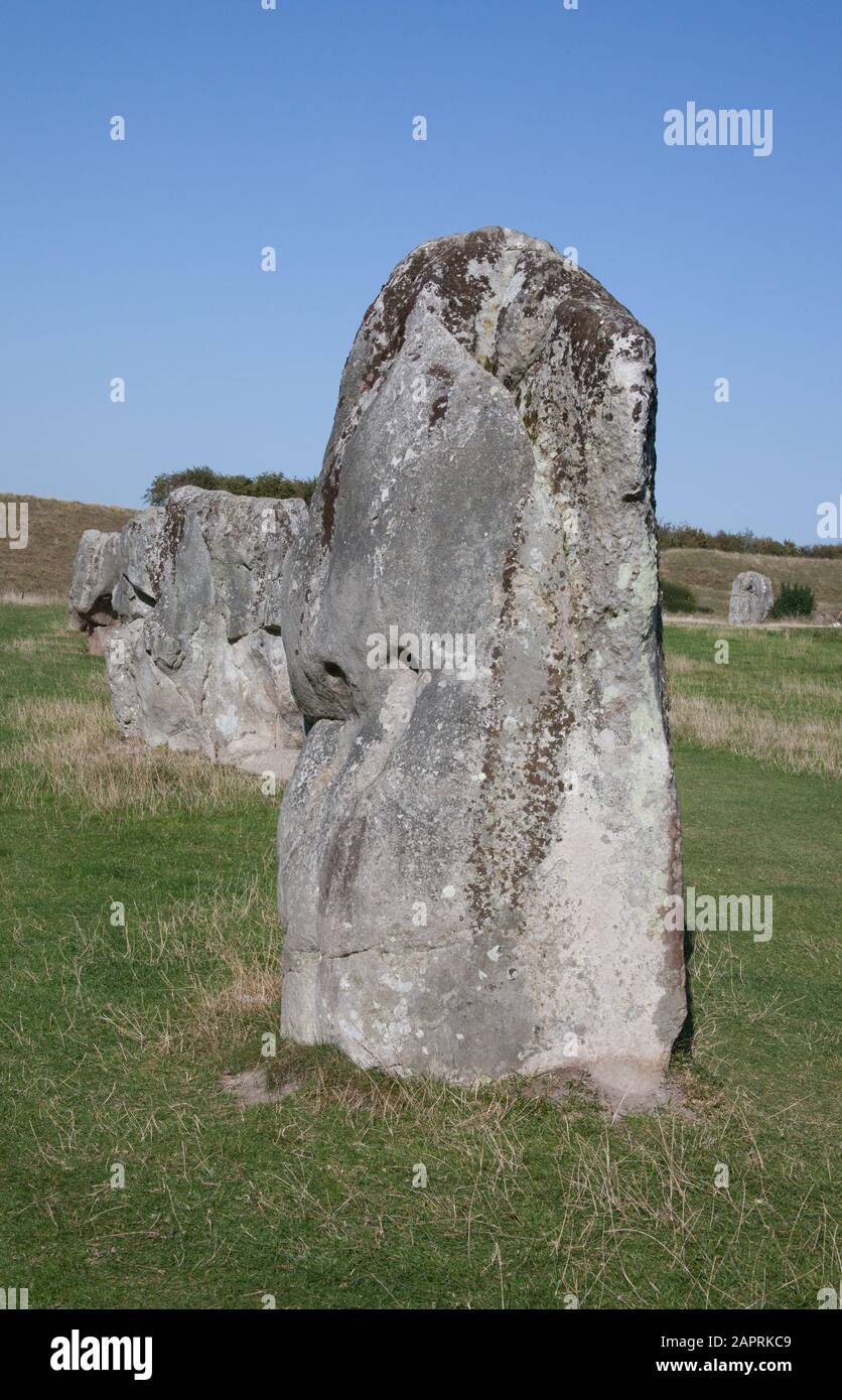 Une pierre au Monument de Henge néolithique à Avebury, Wiltshire, Royaume-Uni. Banque D'Images