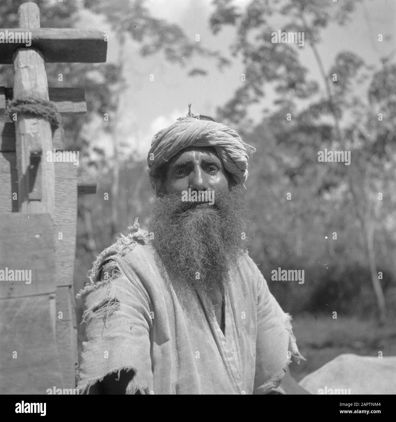 Volontaires de guerre à Malacca et Indonesia Hindu MAN à Malacca Annotation: Publié dans "Les Gars de la Deed" avec la légende Indien de Malacca Date: 1946 lieu: Malacca, Malaisie mots clés: Population autochtone, portraits Banque D'Images
