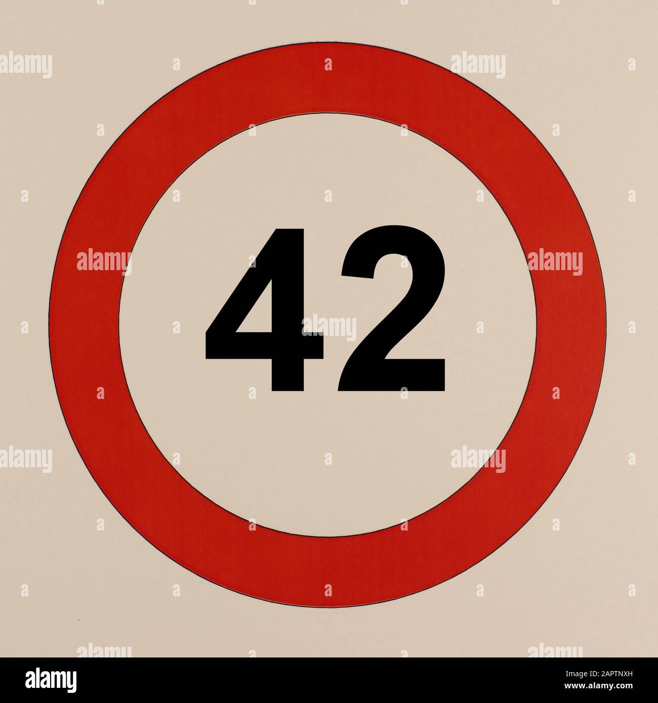 Illustration des Straßenverkehrszeichens 'maximum Geschwindigkeit 42 km/h' Banque D'Images