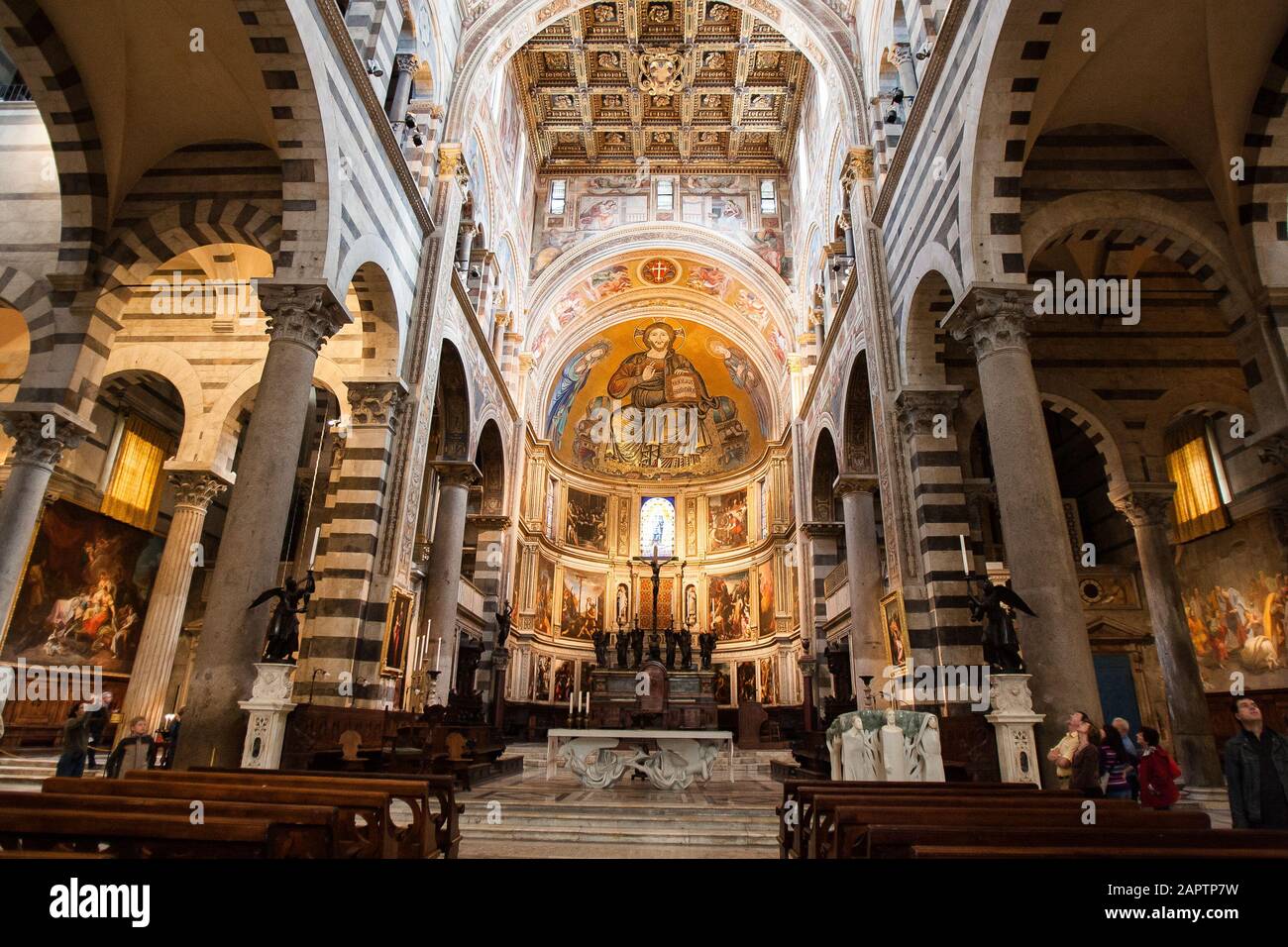 L'intérieur de la cathédrale de Pise (Duomo di Pisa). Banque D'Images