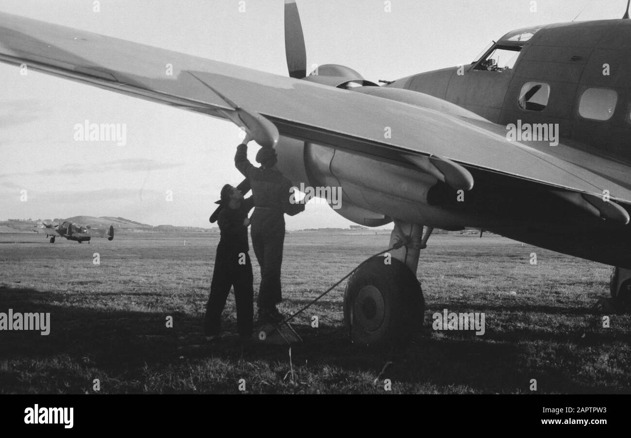 Hudson Mk III sérienr. V9036 Makassar, du Commandement côtier de la RAF du 320 e Escadron (néerlandais) sur la base de la RAF Leuchars à Fife, en Écosse. Don de la population des Antilles néerlandaises Date: 1941 lieu: Grande-Bretagne, Écosse mots clés: Air Force, Marine, seconde Guerre mondiale, aéronautique Nom de l'institution: RAF Banque D'Images