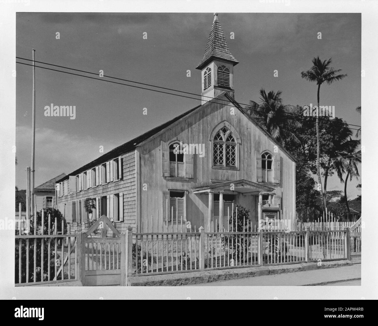 Wi [Antilles]/Annefo London Series Church À Philipsburg, Capitale De Saint-Martin Annotation: Repronegative Date: 1940-1945 Lieu: Antilles Néerlandaises, Philipsburg, Sint-Maarten Mots Clés: Églises, Seconde Guerre Mondiale Banque D'Images