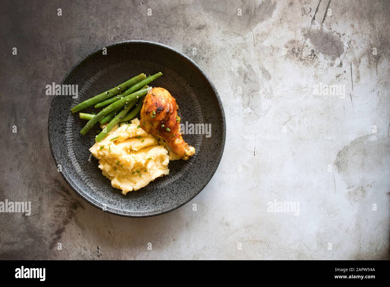 Poulet avec haricots verts et Purée De Pommes De Terre Banque D'Images