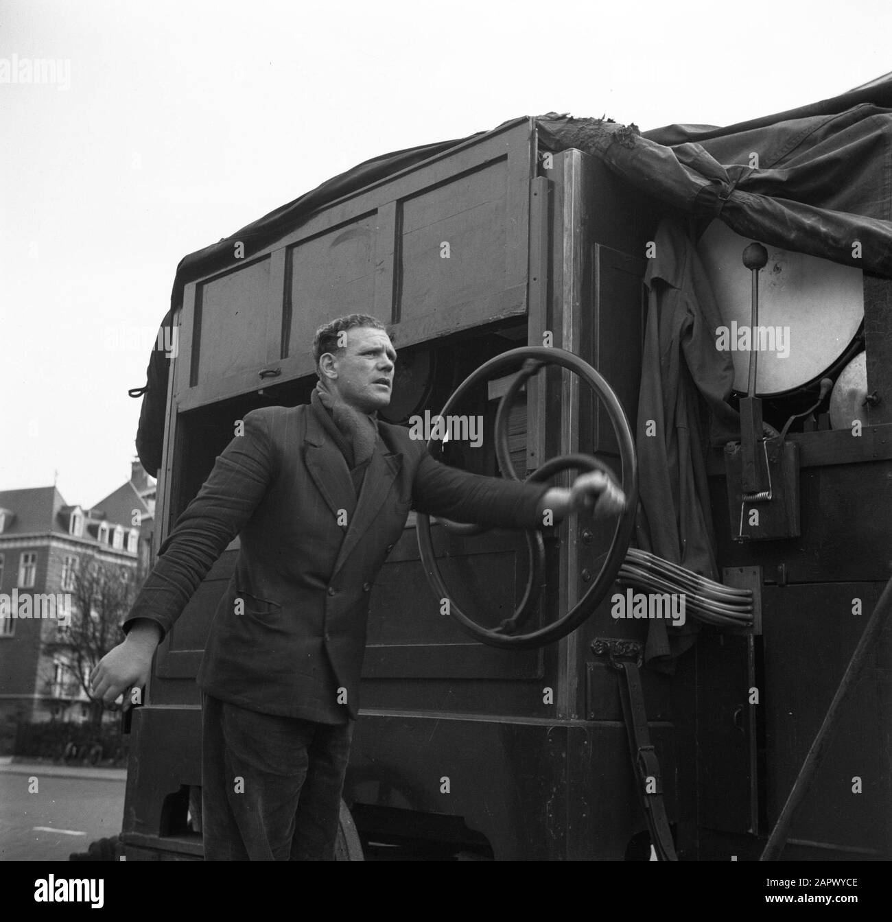 Amsterdam Orgelman tourne à l'orgue du canon Date: 1 janvier 1955 lieu: Amsterdam, Noord-Holland mots clés: Organes rotatifs Banque D'Images