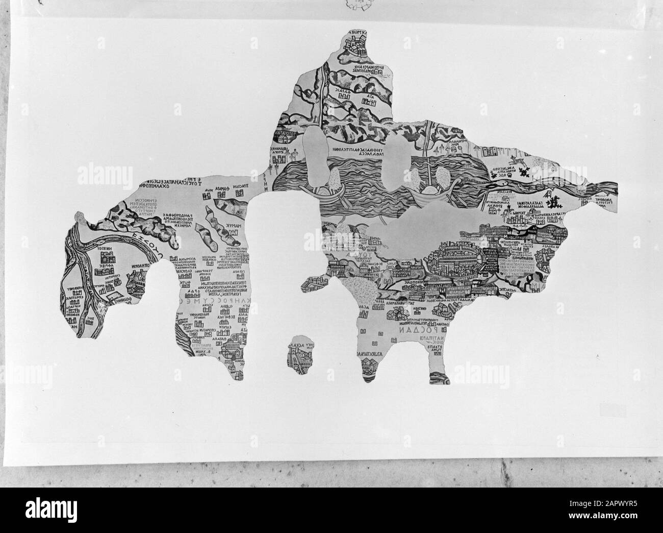 Jérusalem en art Carte La Plus Ancienne trouvée de la « Terre Sainte » dans la Chapelle Saint-Georg à Madaba. La carte sous forme de mosaïque remonte au sixième siècle. Date : {1953-00-00} Lieu : Israël, Jérusalem, Jordanie, Madaba Mots Clés : Cartes Banque D'Images