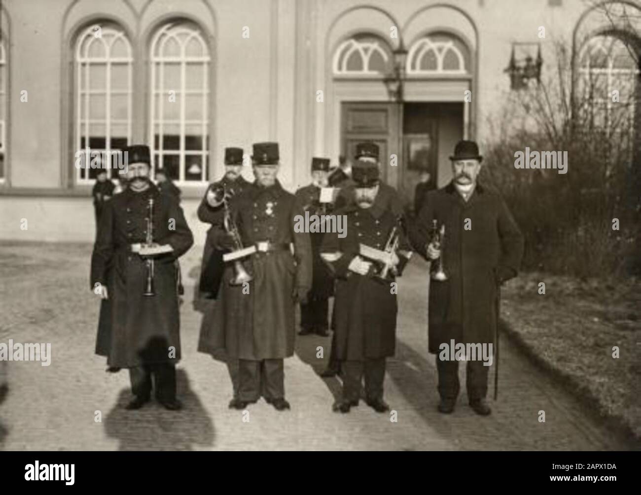 Un fanfare militaire à la maison royale pour les soldats de la KNil Bronbeek à Arnhem. Pays-Bas, 1910. Banque D'Images