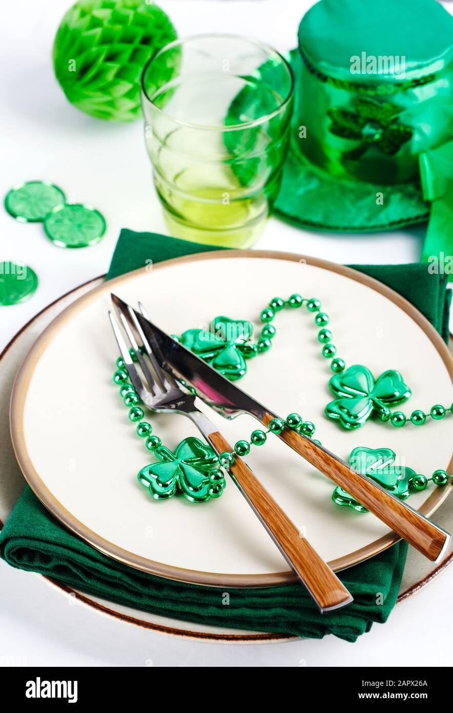 Table festive pour la Saint-Patrick. Banque D'Images