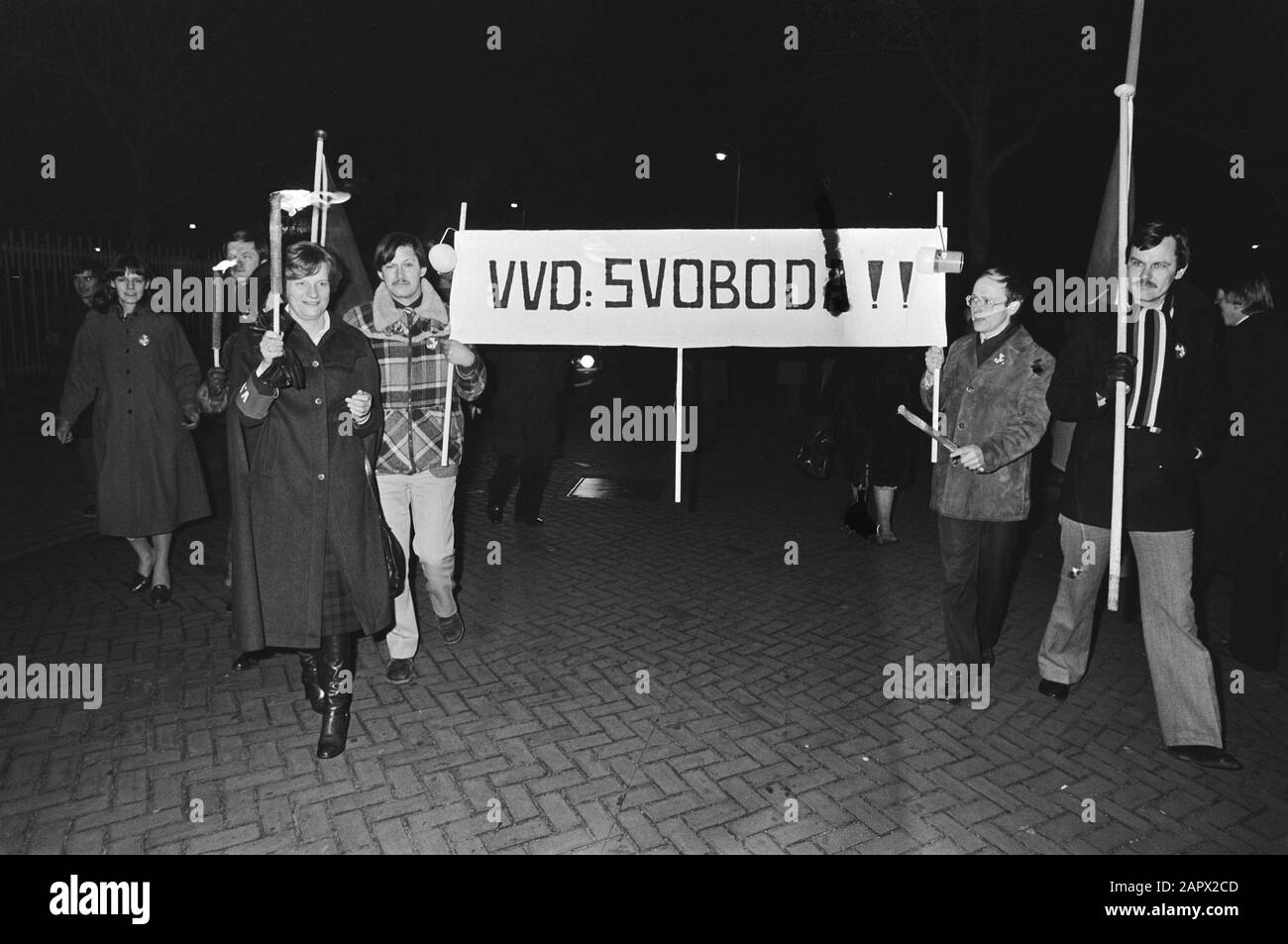 Partis politiques manifestant devant l'ambassade de Russie au sujet de l'invasion de l'Afghanistan Date : 10 janvier 1980 mots clés : Ambassades, manifestations Banque D'Images