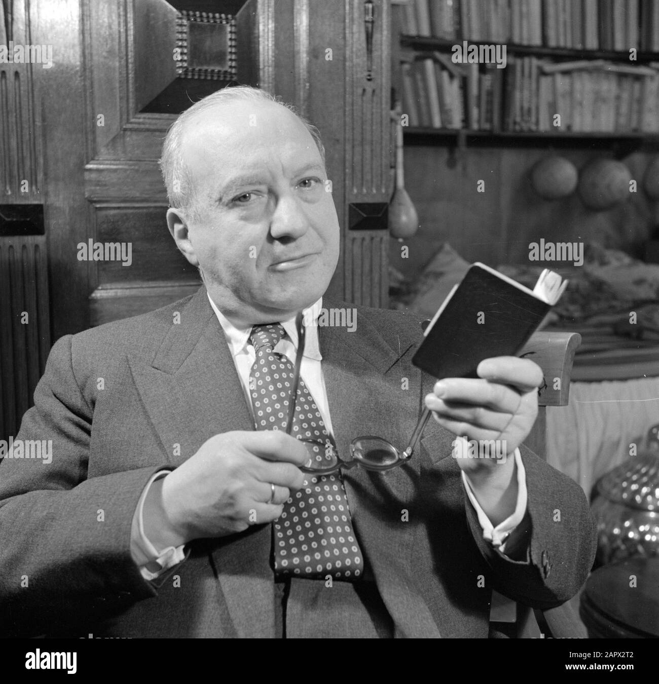 Portrait Portrait d'Alfonso Fink Annotation: Alfons Fink est un acteur allemand Date: 3 janvier 1953 mots clés: Acteurs, lunettes, portraits Nom personnel: Fink, Alfons Banque D'Images