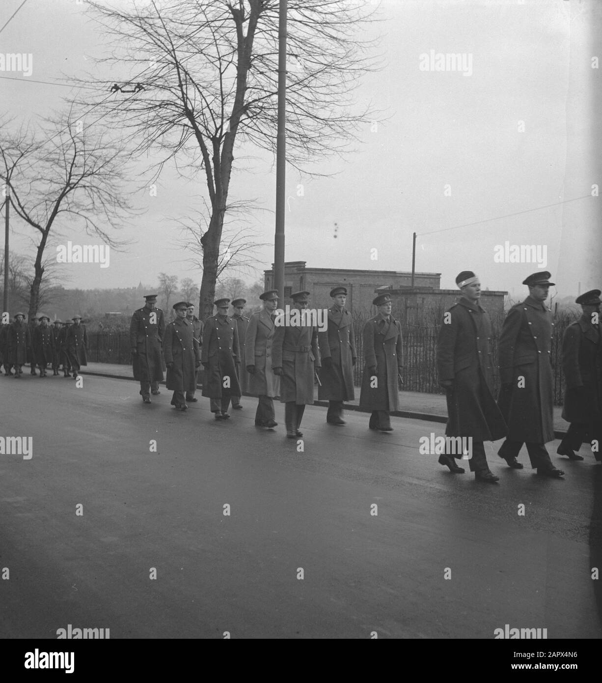 Brigade Princesse Irene. Funérailles de l'officier de liaison britannique, Colonel Bernhardt Date : 1943 lieu : Grande-Bretagne mots clés : funérailles, armée, officiers, soldats, seconde Guerre mondiale Nom personnel : Bernhardt, Banque D'Images