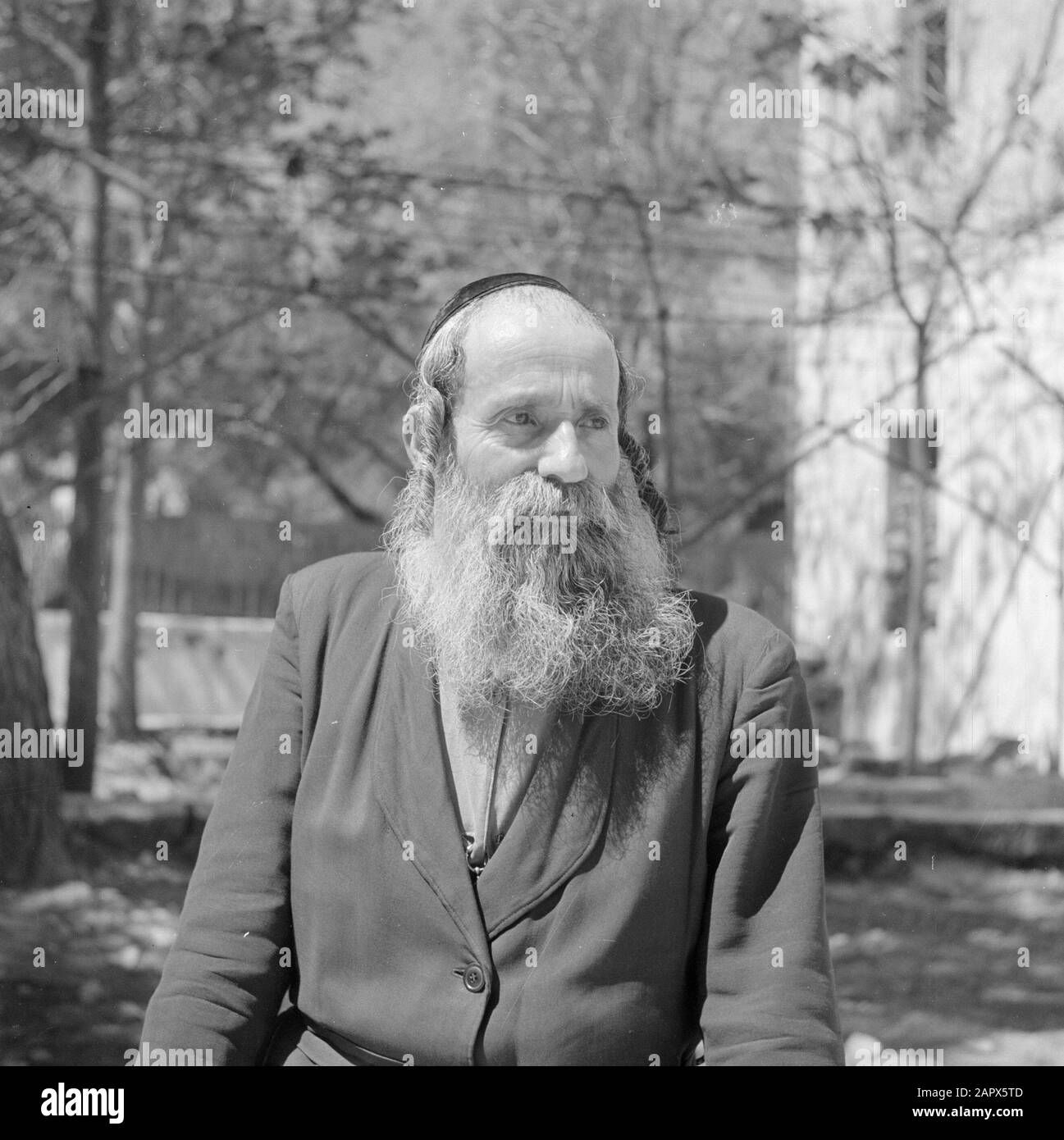 Israël 1948-1949 Rabbi Weingarten, type de scribe d'Europe de l'est Date : 1948 lieu : Israël, Europe de l'est mots clés : barbes, clergé, religion juive, théologie Nom personnel : Weingarten Banque D'Images