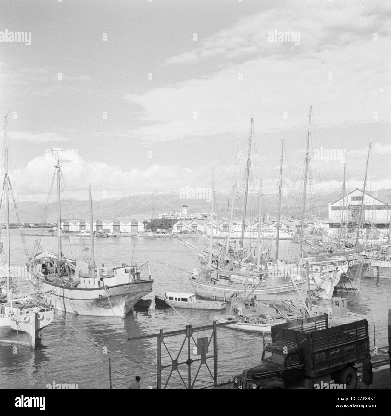 Moyen-Orient 1950-1955 : Liban navires dans le port de Beyrouth Date : 1950 lieu : Beyrouth, Liban mots clés : ports, navires Banque D'Images