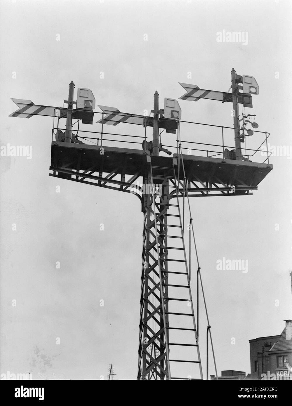 Reportage Nederlandse Spoorwegen Signal Bridge On The Weesperzijde Date: 1932 Lieu: Amsterdam, Noord-Holland Mots Clés: Signalisation, Chemins De Fer Banque D'Images