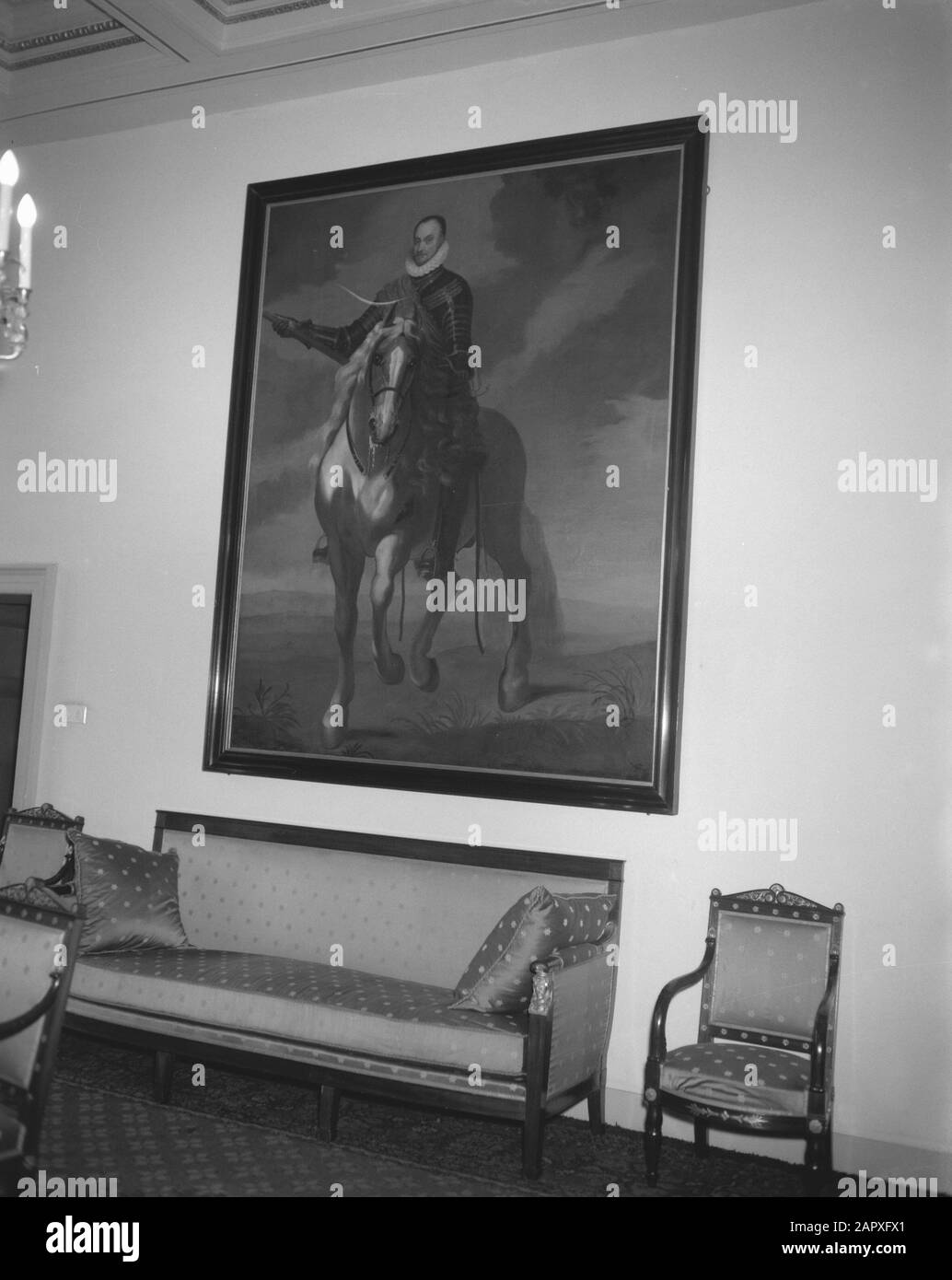 Chambre du Prince Philip avec peinture du Prince William d'Orange Date: 8 mars 1958 lieu: Amsterdam, Noord-Holland mots clés: Chambres, peintures Nom personnel: Palais Royal, Philip, Prince of Great Britain, Willem-Alexander, Prince of Orange Banque D'Images