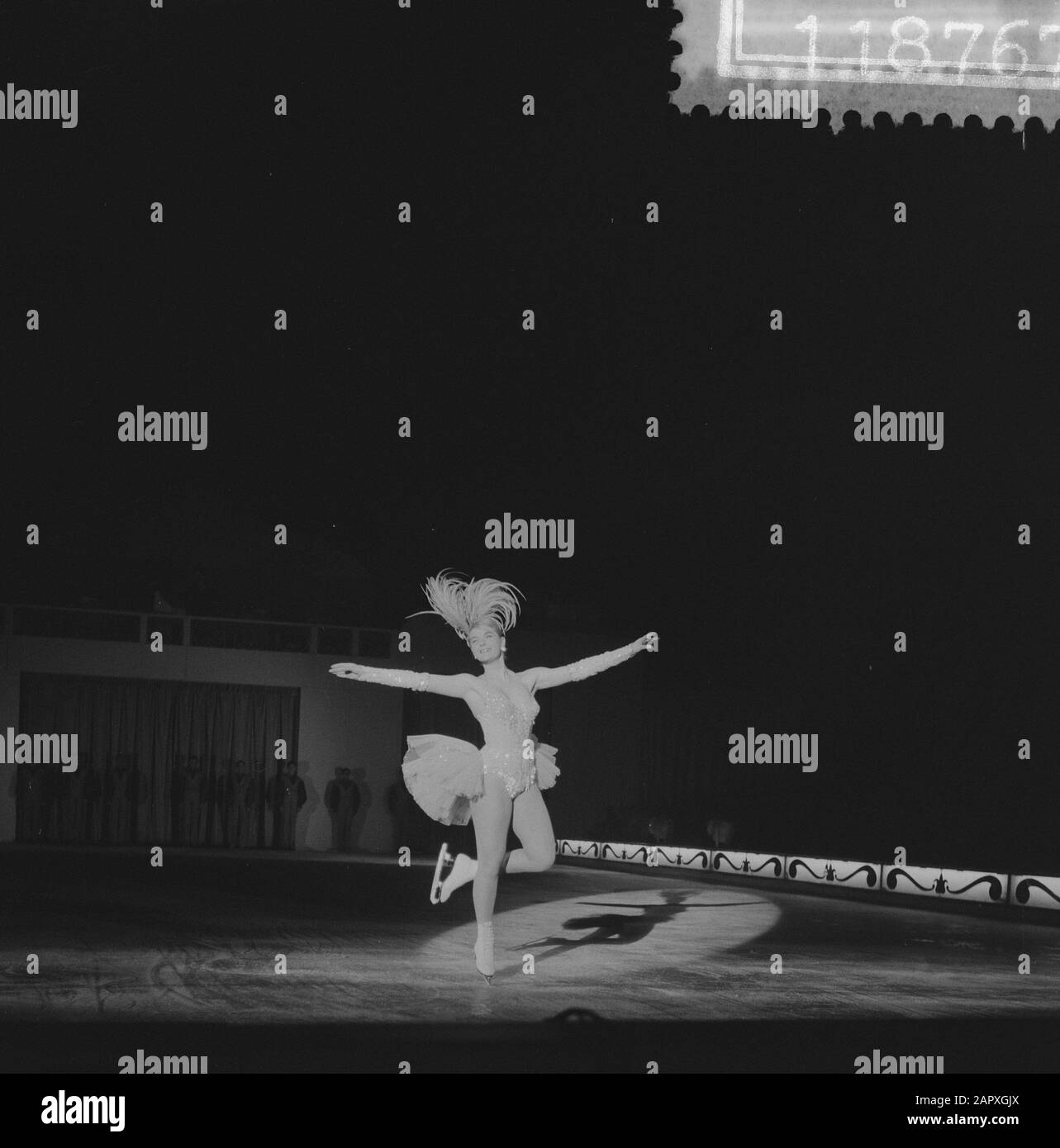 Holiday on ICE, Hanna Walter en action Date: 14 décembre 1960 mots clés: Actions Nom personnel: Hanna Walter Nom de l'institution: Holiday On Ice Banque D'Images