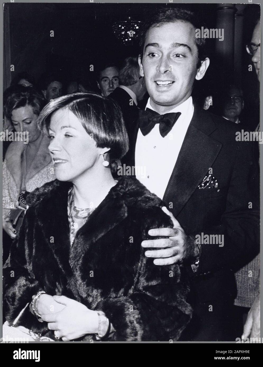 Visite d'État du couple royal suédois du 25 au 28 octobre 1976, la princesse Christina et Jorge Guillermo. Entrée à la famille royale de performance Paul van Vliet à Carr Date : 1976 mots clés : Maison royale Banque D'Images