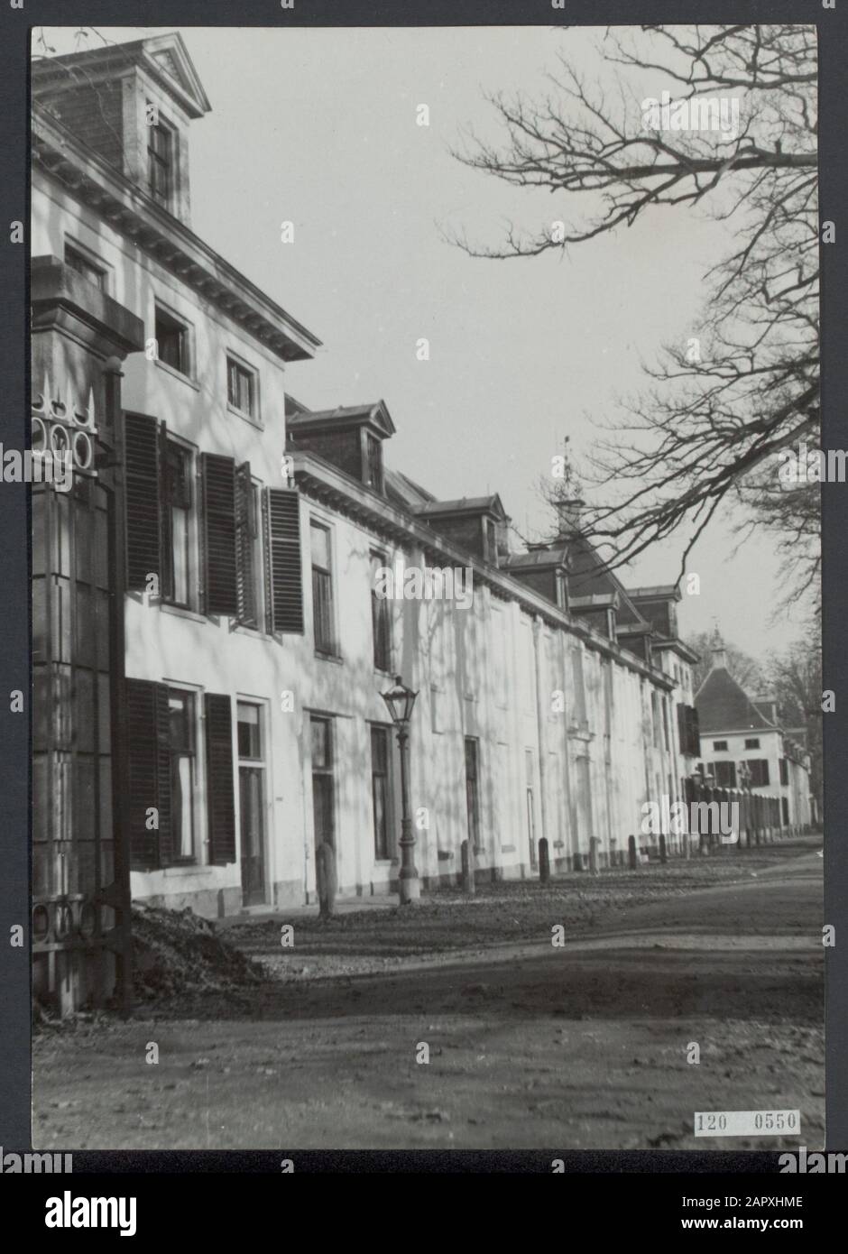 Stichting 1940-1945 Herstellingsoorden. Une aile du Palais Het Loo a été offerte par la Reine Wilhelmina comme lieu de réparation Date: 21 novembre 1945 lieu: Apeldoorn, Gueldre mots clés: Sites de réhabilitation, palais, sanatoriums, deuxième Guerre mondiale Nom du personnage: Wilhelmina, Queen Institutionname: Paleis Het Loo, Foundation 1940-1945 Banque D'Images