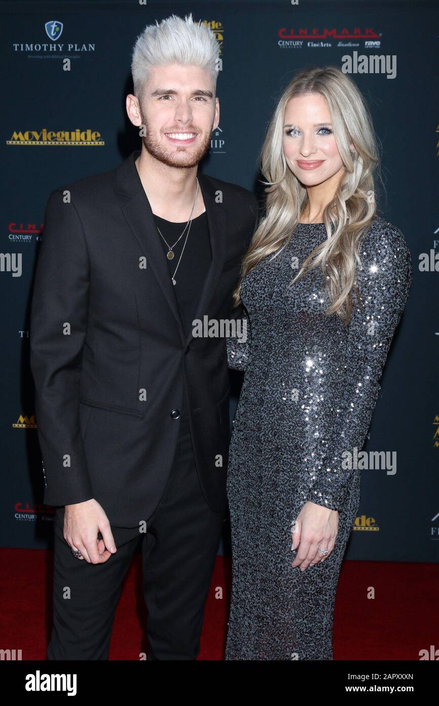 Los Angeles, États-Unis. 24 janvier 2020. Colton Dixon et invité au salon des arrivées pour le 28ème Prix Movieguide annuel, Avalon Hollywood & Bardot, Los Angeles, CA 24 janvier 2020. Crédit: Priscilla Grant/Everett Collection/Alay Live News Banque D'Images