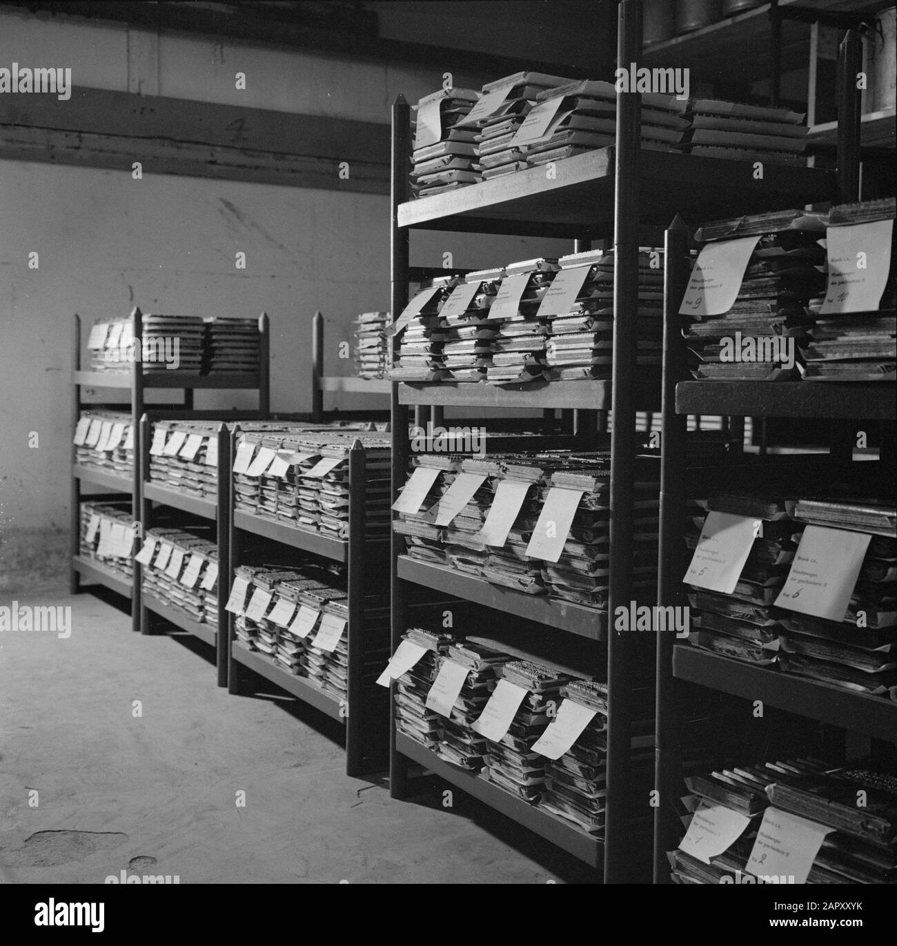 Reportage Éditeur Wolters, Groningue stocks de produits imprimés Date: Août 1965 lieu: Groningue (ville) mots clés: Impression, entrepôts, édition Nom de l'institution: J B. Wolters Banque D'Images