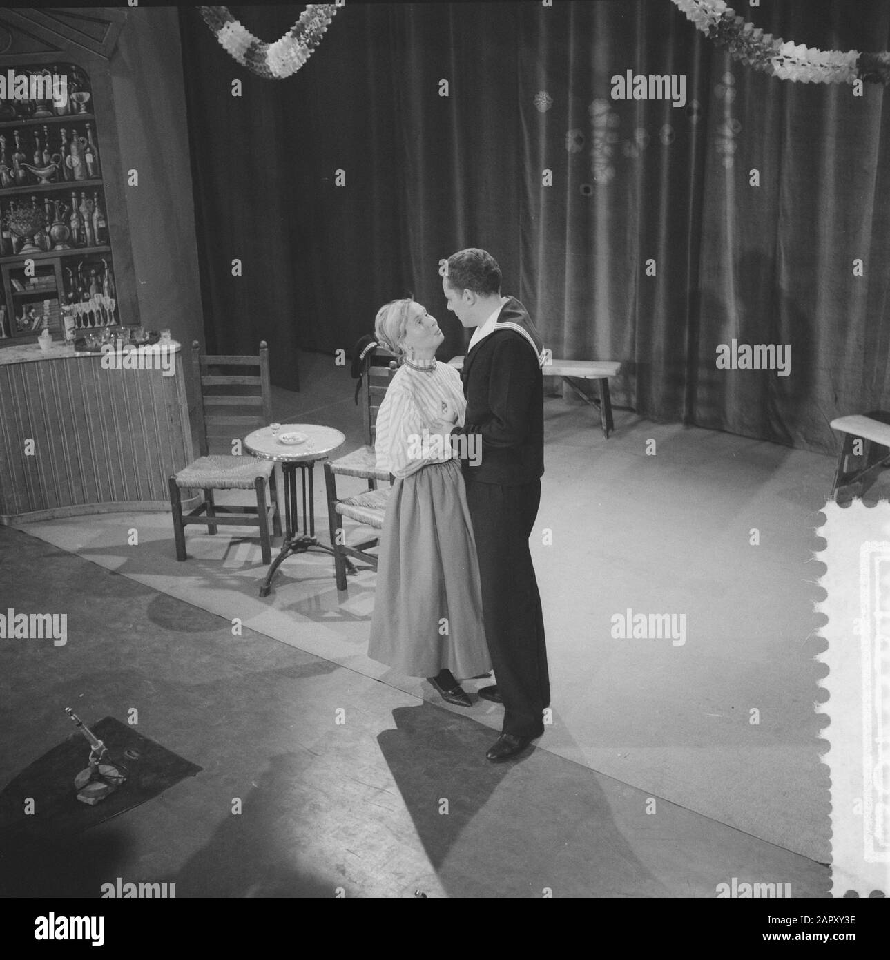 Performances TV des Jantjes. Blonde Greet The Dolle Annotation: Kitty Jansen (Blond Greet), Rudie Falkenhagen (Dolle Dries Dries) Date: 13 Mars 1961 Mots Clés: Les Représentations Télévisées Banque D'Images