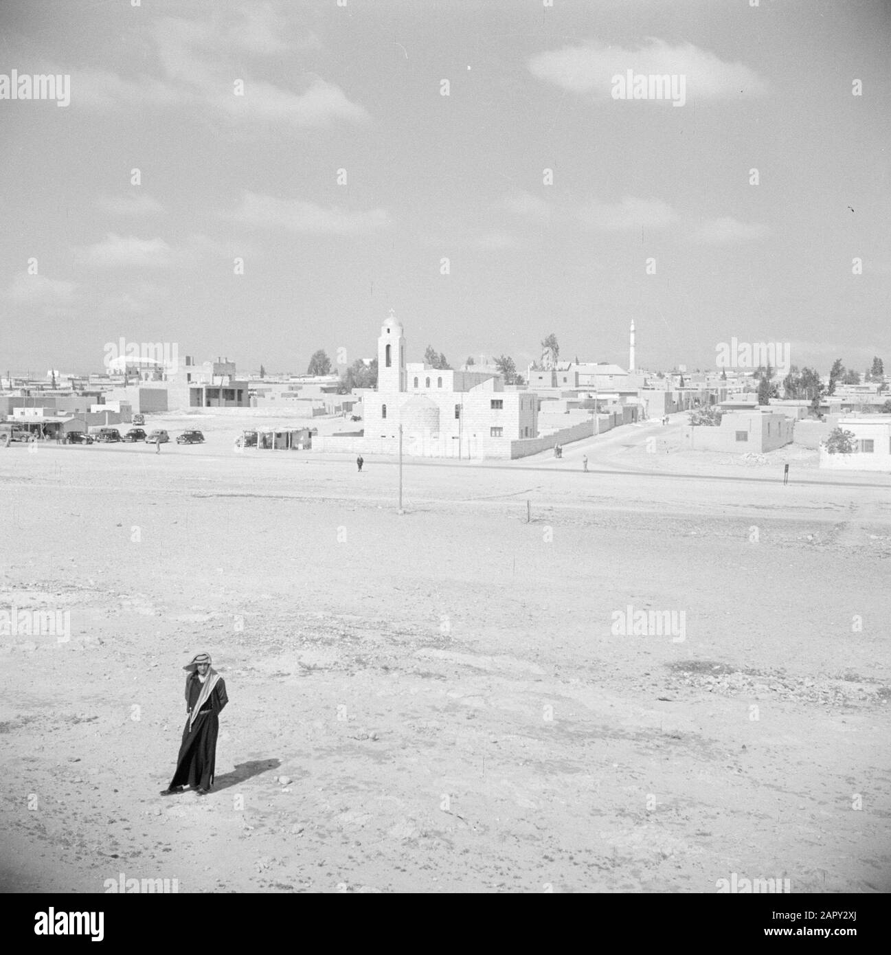 Moyen-Orient 1950-1955 : train de Amman à Damas vue du village de Zarka en Jordanie Date : 1950 lieu : Jordanie, Zarka mots clés : Panorama, villes Banque D'Images