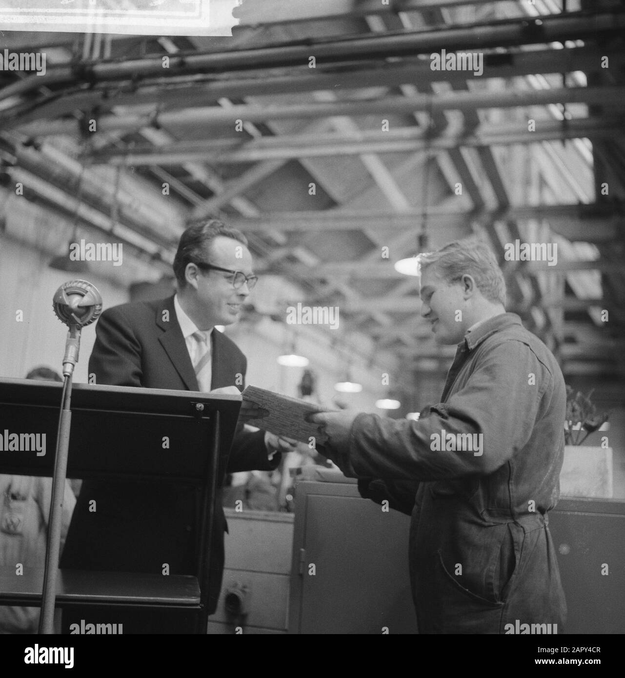 Passeport Culturel Des Jeunes D'Anefo Date : 2 Octobre 1961 Mots Clés : Anefo, Jeunes, Passeports Banque D'Images