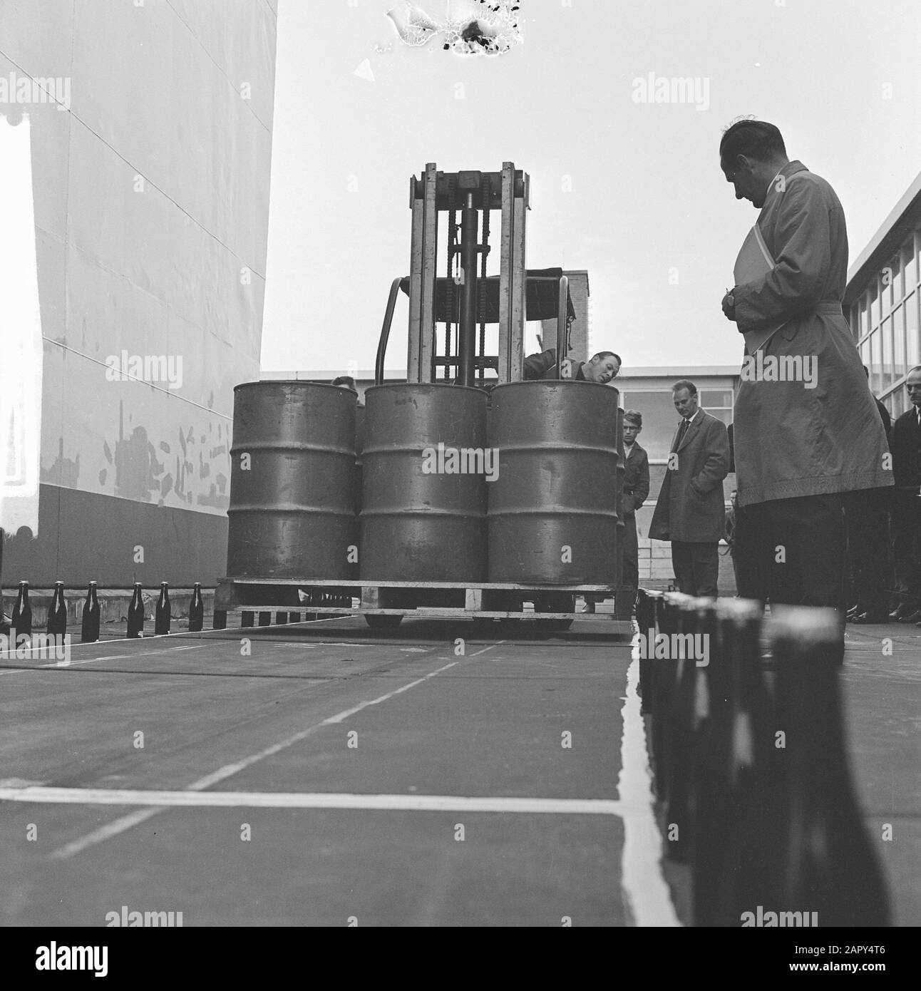 Concours de sélection chariots élévateurs à Rotterdam Date : 23 mai 1962 lieu : Rotterdam, Zuid-Holland mots clés : CHARIOTS élévateurs à fourche Banque D'Images
