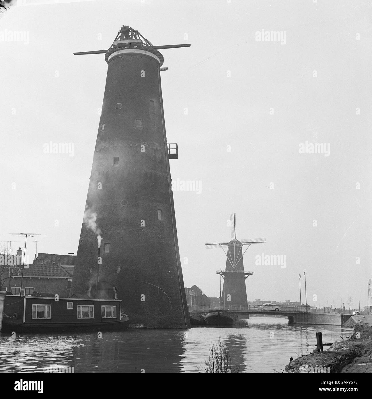 Schiedam Restaureert Molen De Noord Date : 2 Mars 1962 Lieu : Schiedam, Zuid-Holland Mots Clés : Mills Nom Personnel : De Noord Banque D'Images