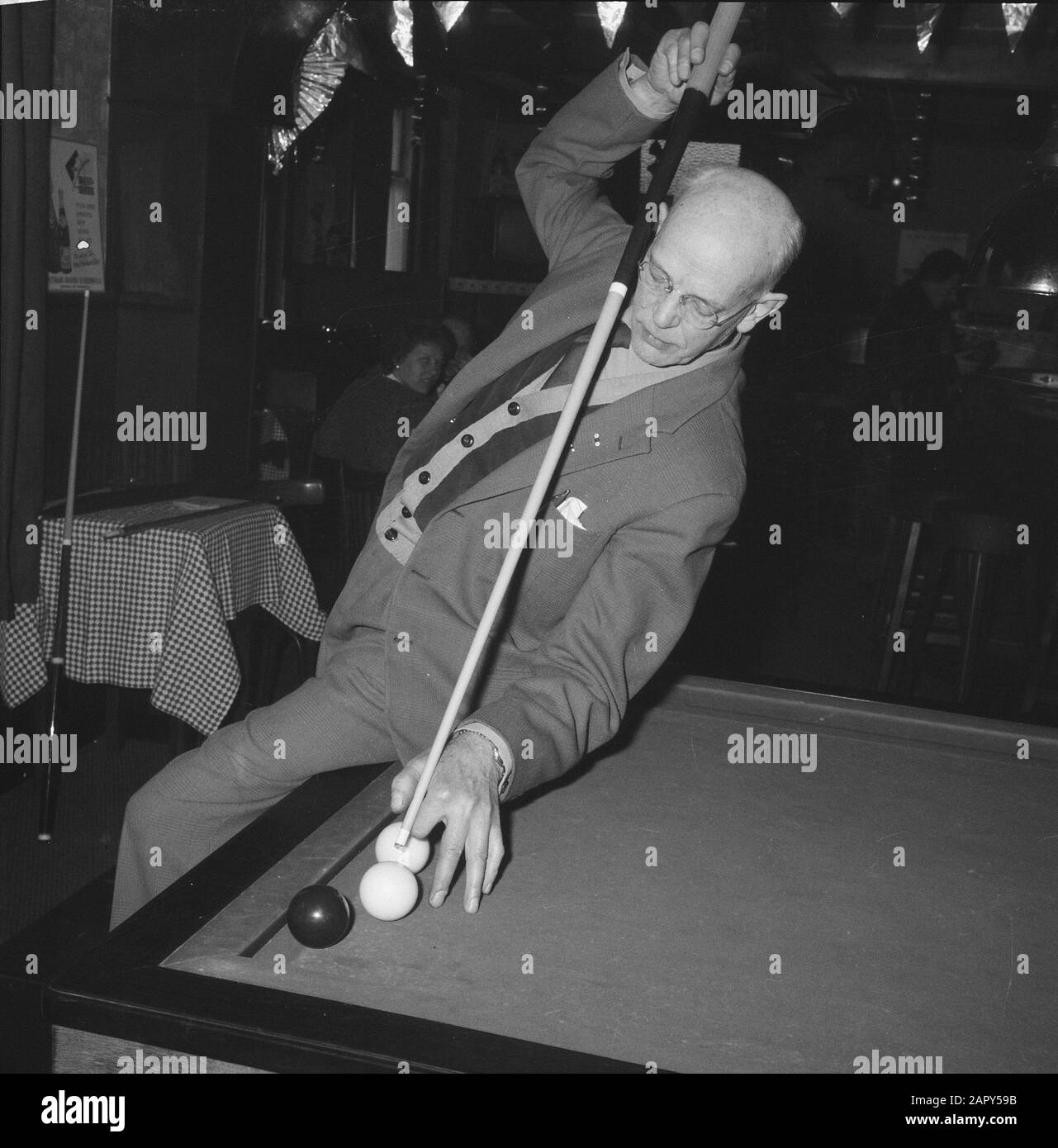 Championnats européens à trois bandes Date: 6 mars 1962 mots clés: Billard Nom personnel: H. de Ruyter, J. Scherz Banque D'Images