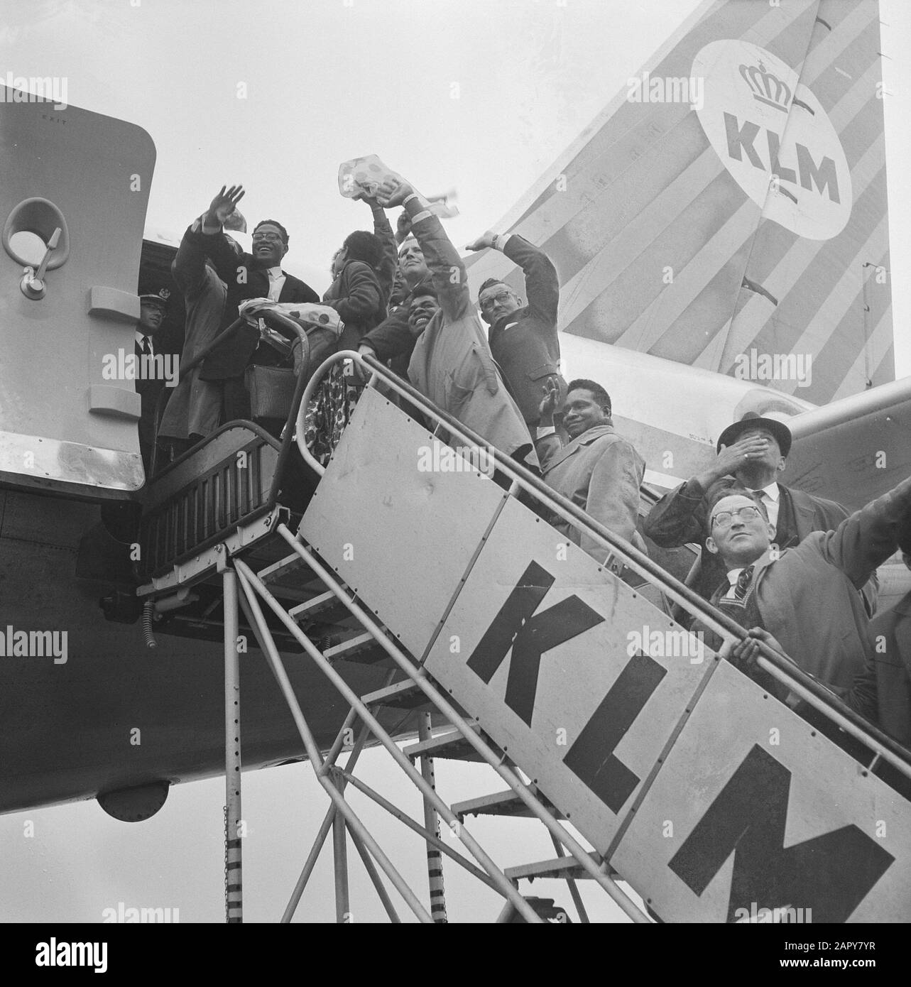 Dernier vol vers Biak, l'avion Sir Frank Whittle, Papouasie à leur départ Date : 29 avril 1963 lieu : Noord-Holland, Schiphol mots clés : départ, avion Banque D'Images
